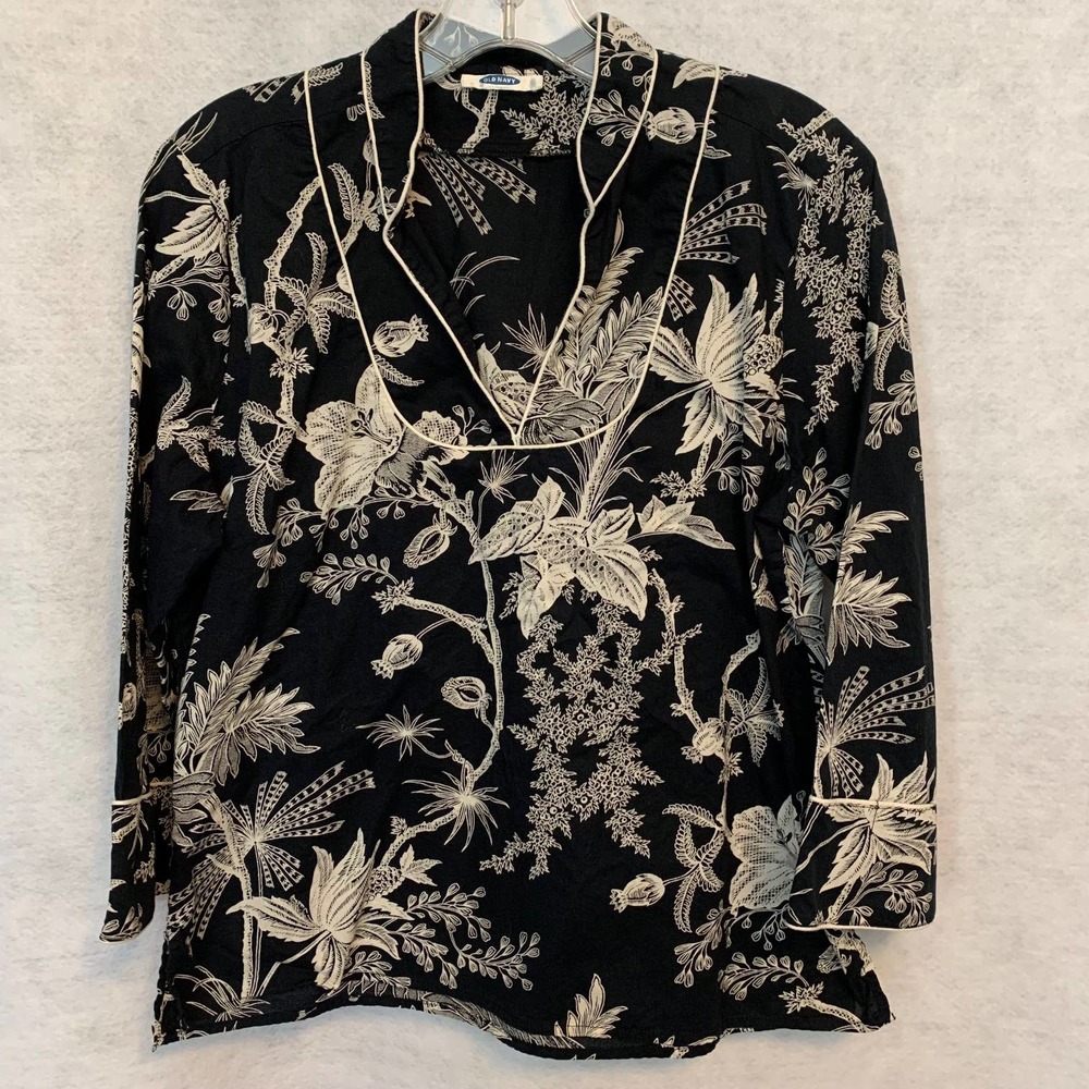 Old Navy Pullover Blouse Black and White